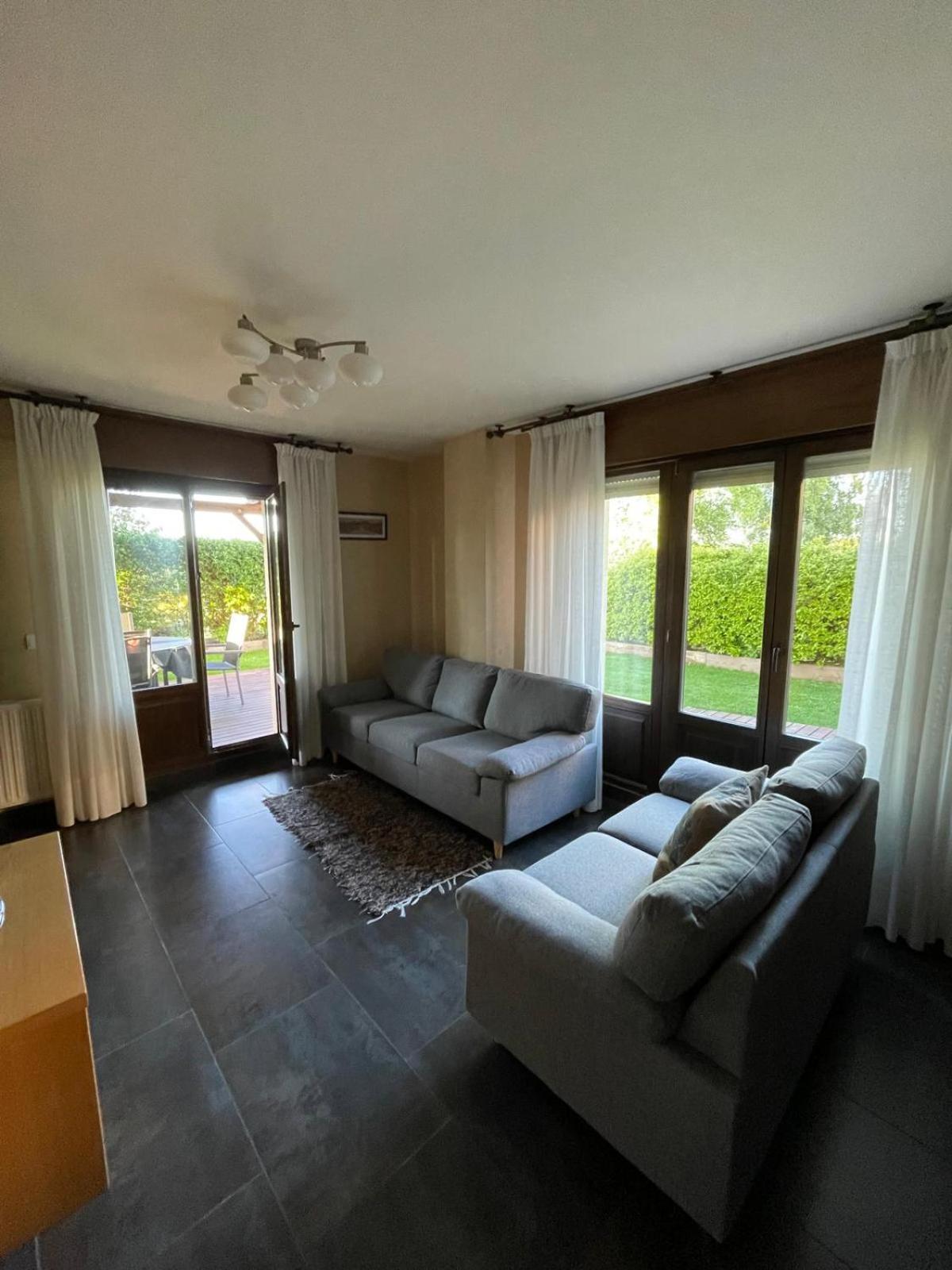 Apartamento Golf Con Jardin Sojuela Екстериор снимка