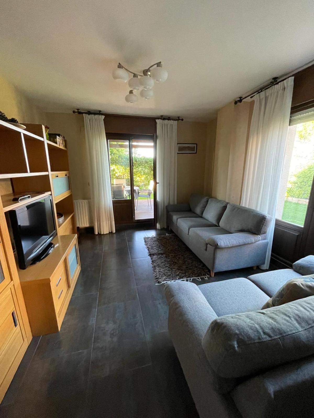 Apartamento Golf Con Jardin Sojuela Екстериор снимка